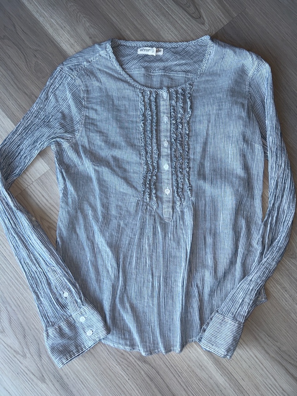 Aeropostale Women's Cotton Pinstripe Top L Blue Ruffles Feminine Tab Sleeve